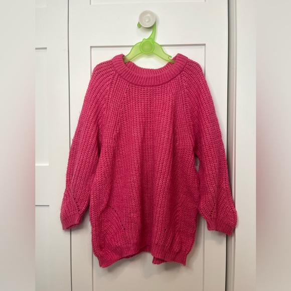 Hi, selling this beautiful sweatshirt for kids in S. - Picture 1 of 4